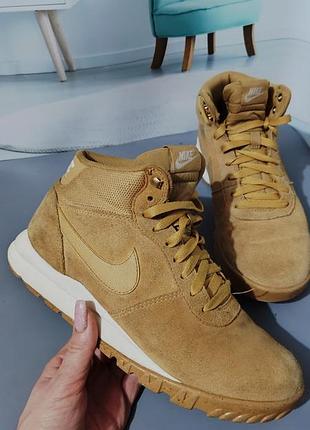 Замшевые кроссовки nike
