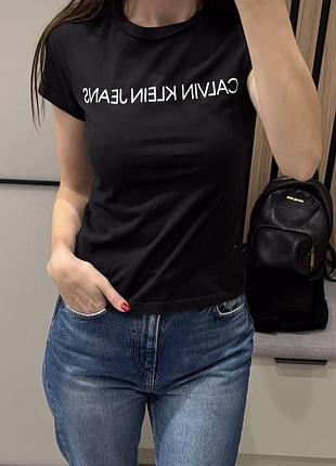 Calvin klein чорна футболка оригінал. розмір s/m