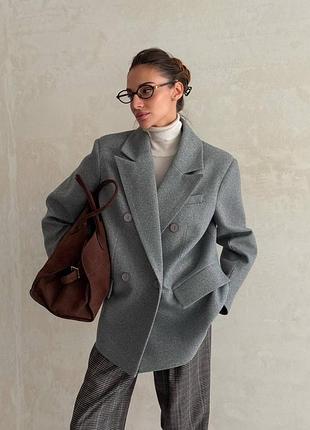 Полупальто оверсайз на пуговицах жакет