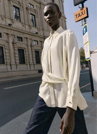 Неймовірна атласна блуза з ефектом на запах