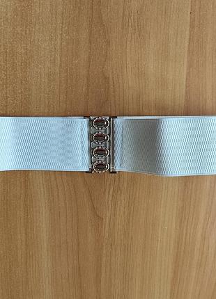 Білий жіночий ремінь