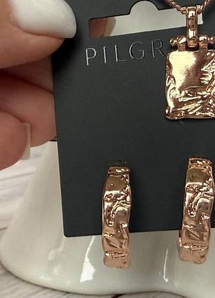 Жіночі сережки під золото