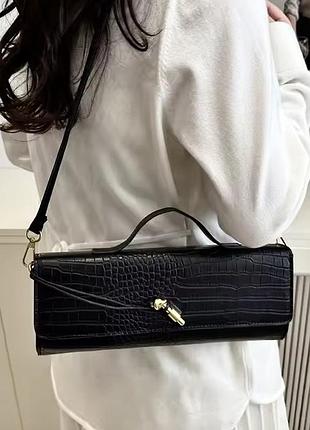 Чорна сумка-клатч під крокодила
