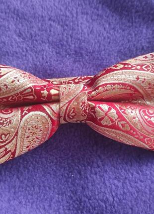 Краватка метелик червоний колір із золотим візерунком 12х6 см