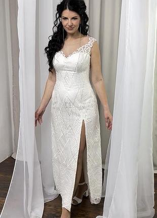 Сукня весільна дуже гарна і практична.