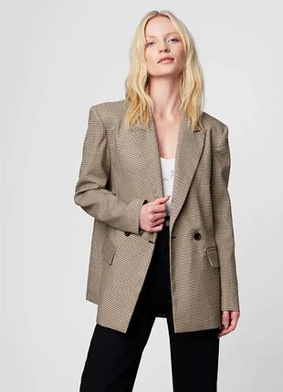 Двобортний жакет коричневого кольору від бренду zara.