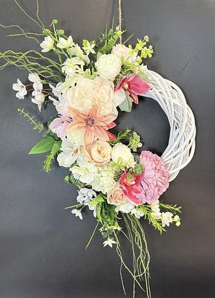 Весняний декоративний вінок ручної роботи