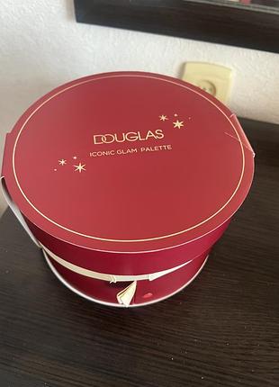 Палета косметики douglas