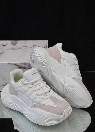 Кросівки жіночі, колір білий