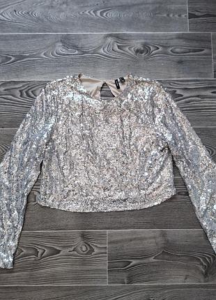 Красивая кофточка-топ с пайетками