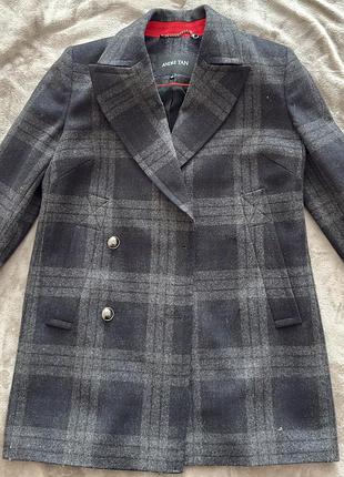 Продаю пальто андре тан