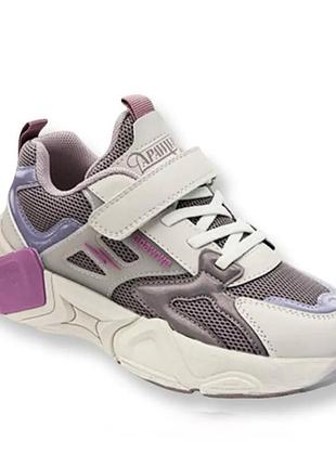 Кросівки для дівчат