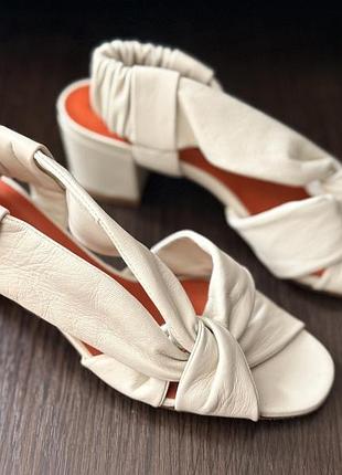 Премиум обуви santoni