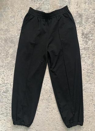 Чорні спортивні жіночі штани джогери