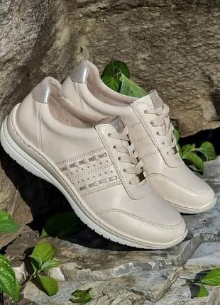 Шкіряні жіночі повсякденні бежеві кросівки  caprice  38-39 40-40,5  42-43 розмір