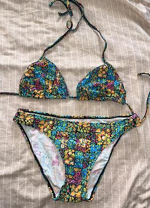 Купальник з квітковим принтом