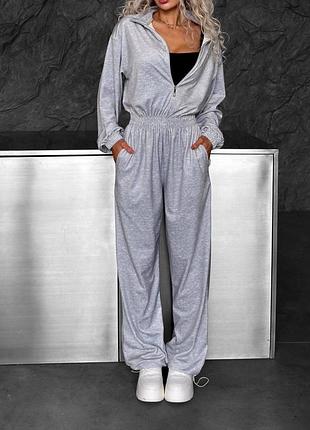 Жіночий комбінезон