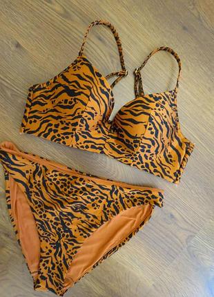 Купальник жіночий тигровий з чашечками, 75в. чудовий!