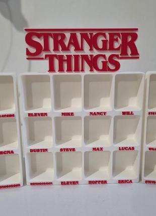 Полка стенд для фигурок stranger things kinder joy funko pop стенд для коллекции странные чудеса 3d печать