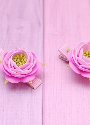 Заколки ранункуляс розовые