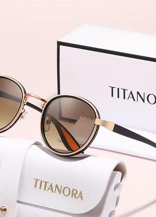 Жіночі сонцезахисні окуляри