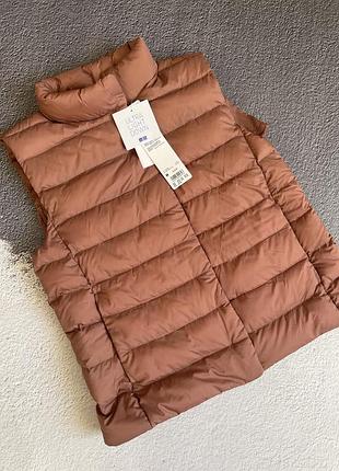 Сверхлегкий пуховий жилет  uniqlo ultra light down vest  розмір m (469870)