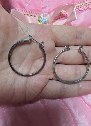 Серебристые серьги кольца