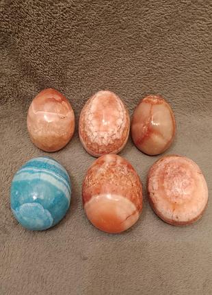 Набор декоративных яиц из натурального египетского оникса (кальцит).