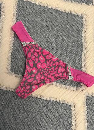 Класні яскраві стрінги