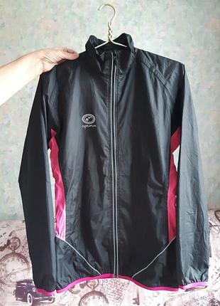 Вітровка спортивна