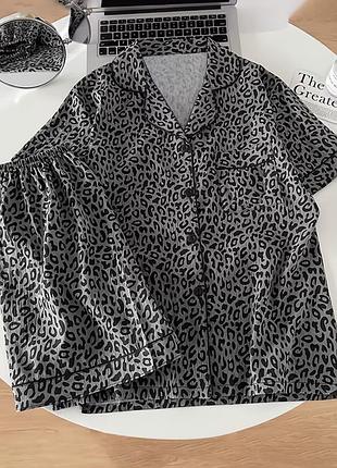 Піжама з леопардовим принтом