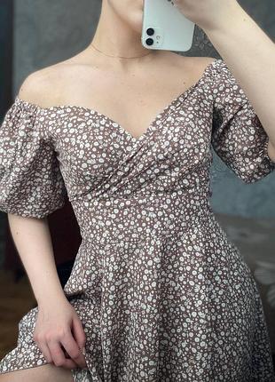 Сукня в квіточку