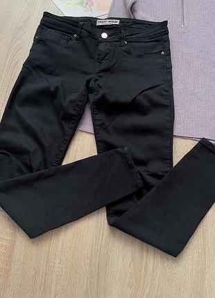 Чорні базові джинси скіні скіни вузькі по фігурі