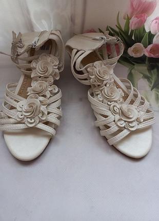 Босоножки босоножки