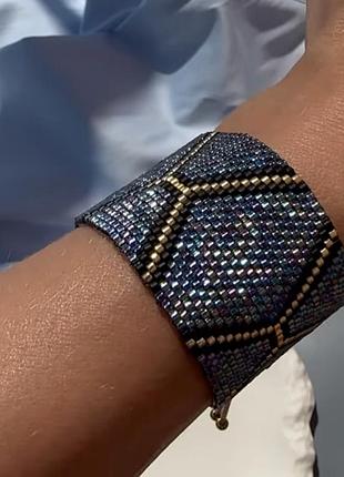Широкий браслет ручной работы из премиального японского бисера miyuki.