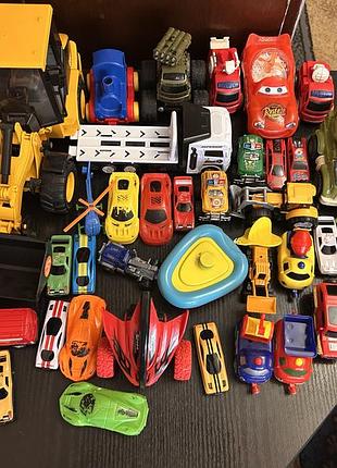 Машинки іграшкові (тільки самовивіз)