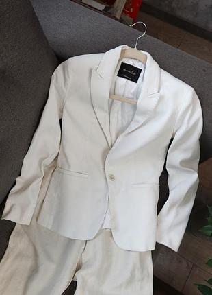 Білий піджак massimo dutti!