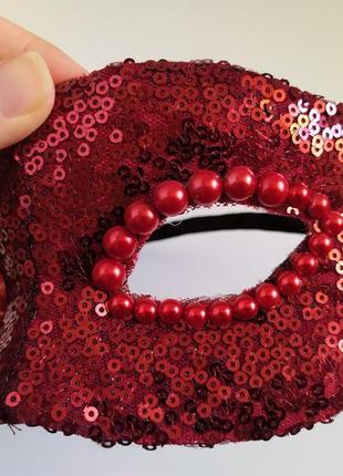 Карнавальна маска червона2 фото