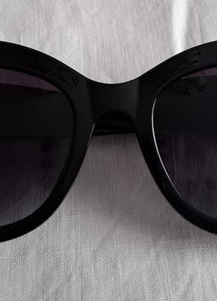 Сонцезахисні окуляри б/в