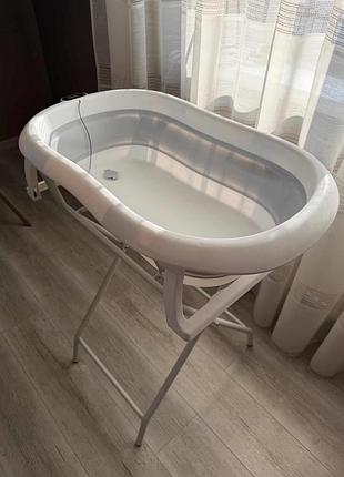 Дитяча ваночка на підставці