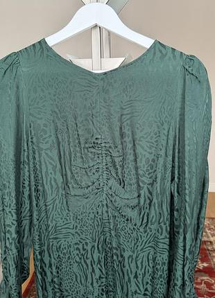 Довга ізумрудна сукня h&m