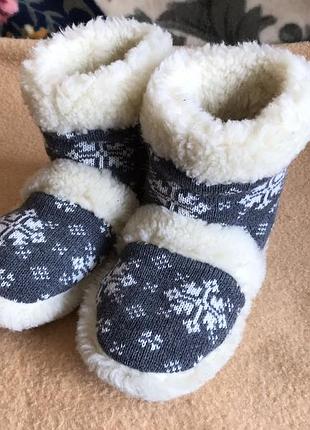 Новые теплые чуни размер 37-38.