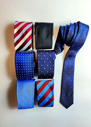 Класична чоловіча краватка