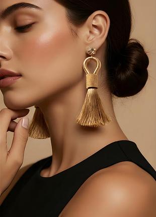 Довгі сережки гвоздики з бахромою, блискучі, бежеві h&m.