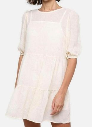 Кремова ярусна сукня