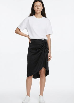 Атласная юбка со сборкой повседневная mango