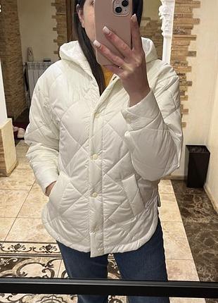 Молочна куртка