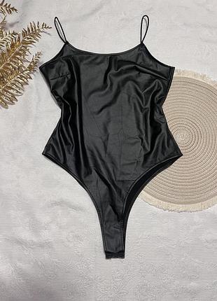 Шкіряний боді, боді на бретелях