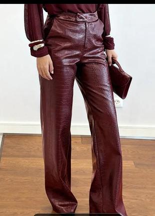Брюки из искусственной кожи s