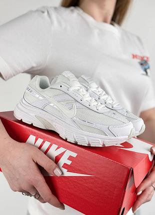 Женские кроссовки nike initiator white